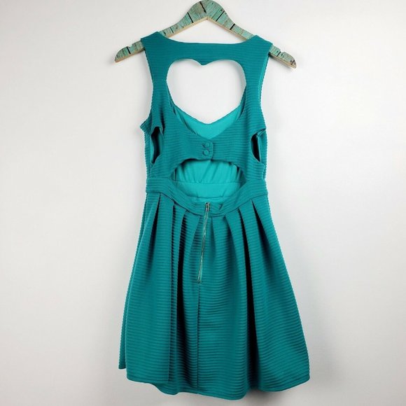 L'ATISTE by Amy Emerald Green Heart Cut Out Back Lined Dress Size Medium EUC - Picture 5 of 7